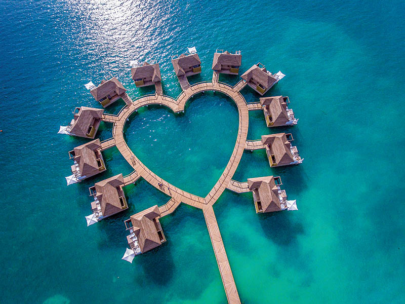 0402 ROMANCE - Sandals South Coast_Over-the-Water Bungalows